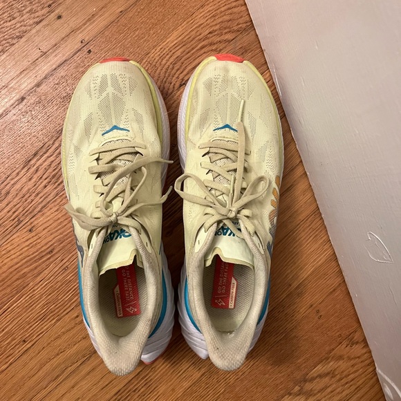 Hoka Carbon X Shoes - 8.5 womens - Picture 3 of 4